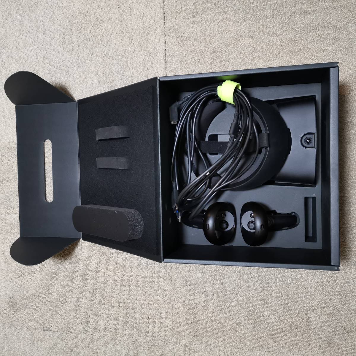 最新作 Oculus Rift 本体動作確認済み ヘッドマウント オキュラスリフトS S - PC周辺機器