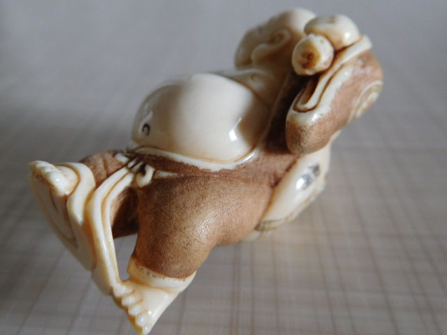  netsuke Netsuke.. thing valuable . natural material mammoth the smallest small sculpture full surface laughing .. cloth sack sama Zaimei 