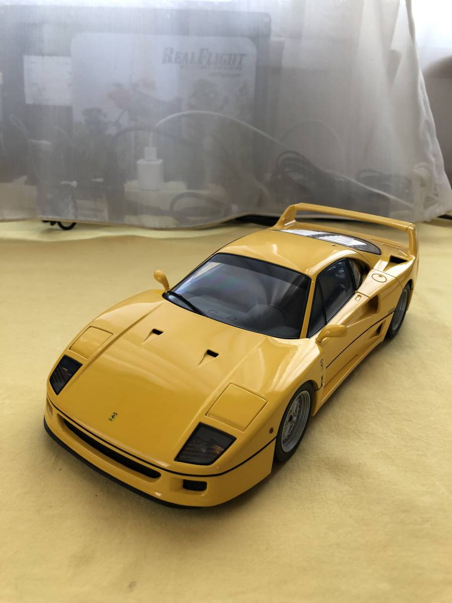 京商1/18 フェラーリ F40イエロー 梱包箱で保管 傷壊れ無し