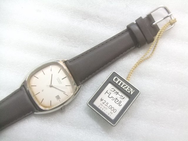 欲しいの 未使用新品高級シチズンドレッセクオーツ腕時計定価25000円　T036 その他