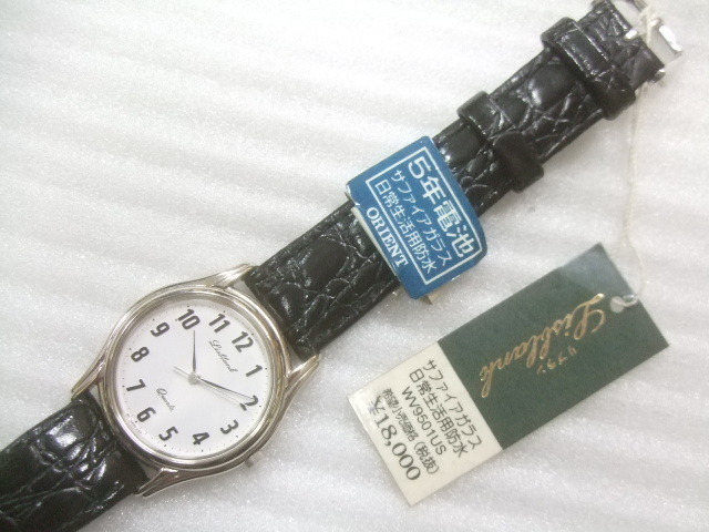 新品未使用品定価18000円高級品ORIENTオリエントリプランメンズクオーツ腕時計稼働品サファイヤガラス　K049