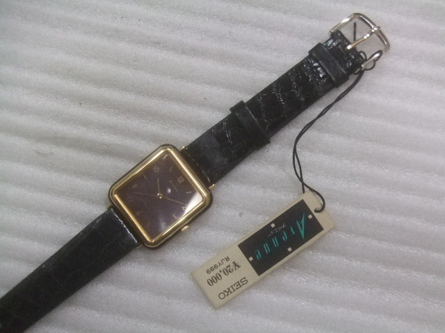 未使用ストック品セイコーアベニュークオーツメンズ腕時計定価20000円動品　M686