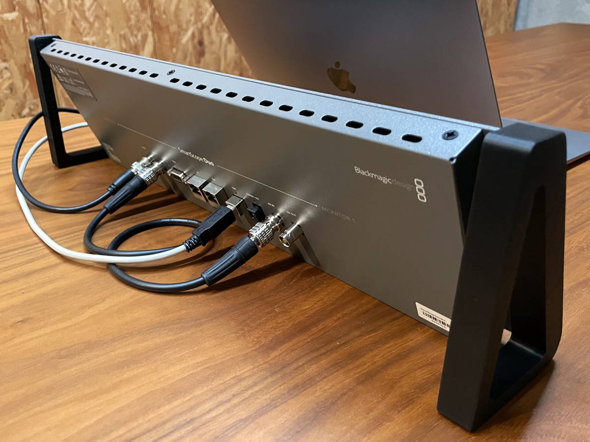 Blackmagic Design SmartView Duo / SmartScope Duo 4K スタンド Blackmagic Design SmartView Duo / SmartScope Duo 4K スタンド