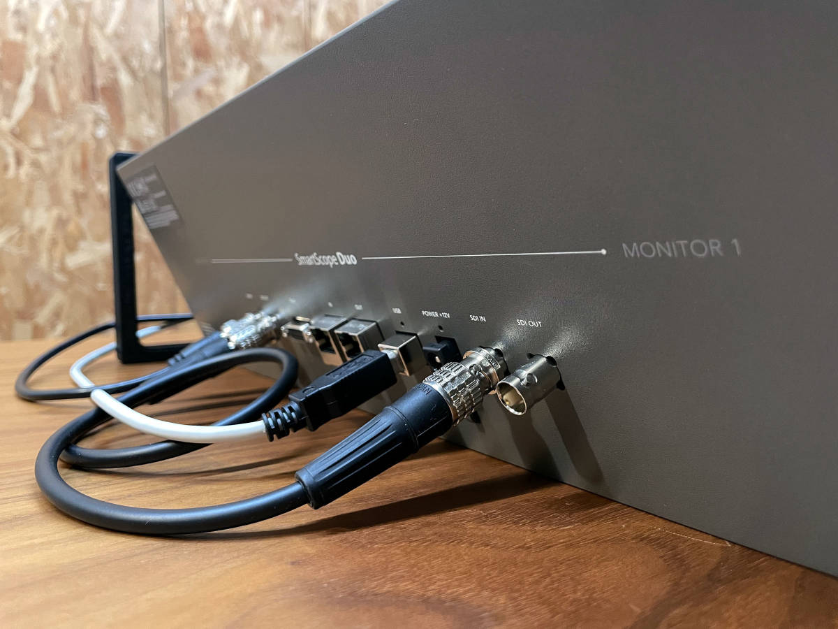 Blackmagic Design SmartView Duo / SmartScope Duo 4K スタンド Blackmagic Design SmartView Duo / SmartScope Duo 4K スタンド