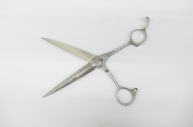 Cランク【ナルトシザー naruto scissors】 ダックボードZ唐草 シザー ハサミ鋏 はさみ 美容師・理容師 6.4インチ 右利き :H-3656の画像2