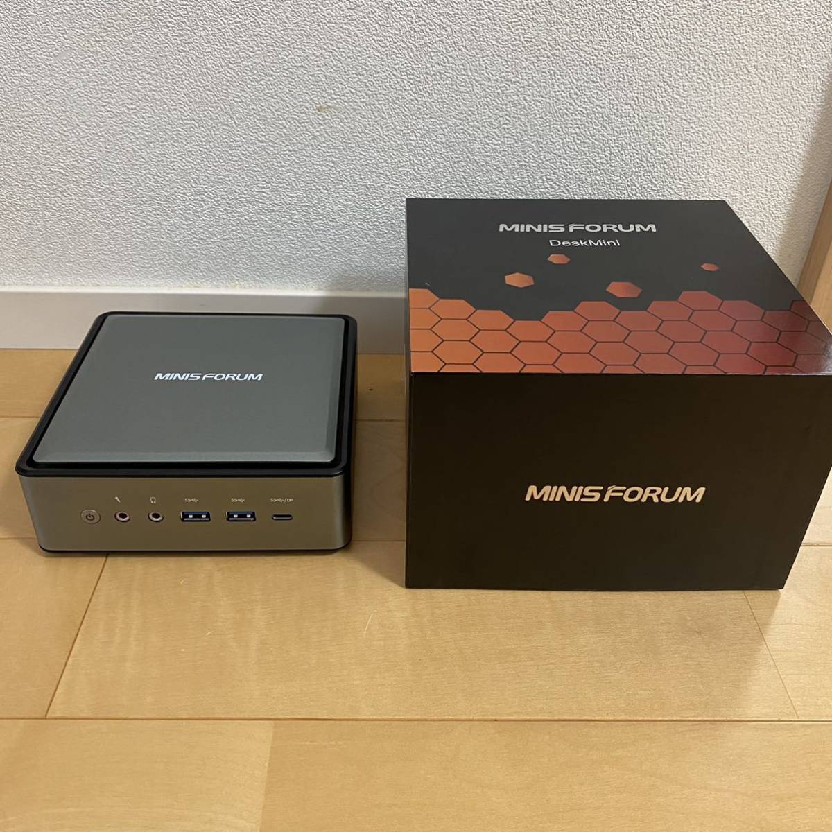 ヤフオク! - 美品 MINISFORUM HM50 メモリ32GB増設