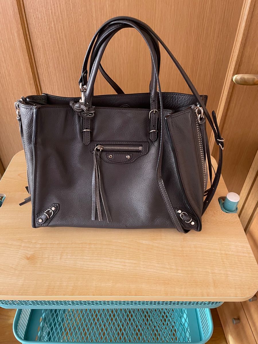 バレンシアガ ペーパーミニ レザーバッグ(¥60,000) dofeli.com