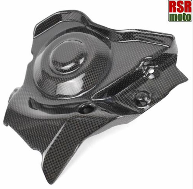 アプリリア Aprilia RSV4 (2009-2015)/ トゥオーノV4 (2011-2015) カーボンスプロケットカバー　艶ありクリア仕上げ_画像2