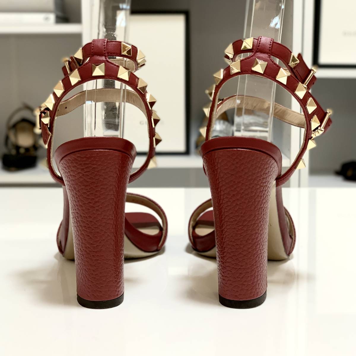VALENTINO■ヴァレンティノ スタッズ レザー サンダル ヴァレンティノ ロックスタッズ レザー サンダル ワインレッド