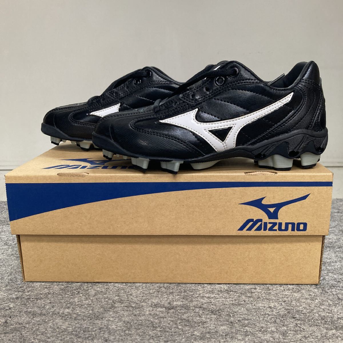 新品　ミズノMIZUNO野球　ソフト　スパイク　黒　白　ミズノスパイク　21.5