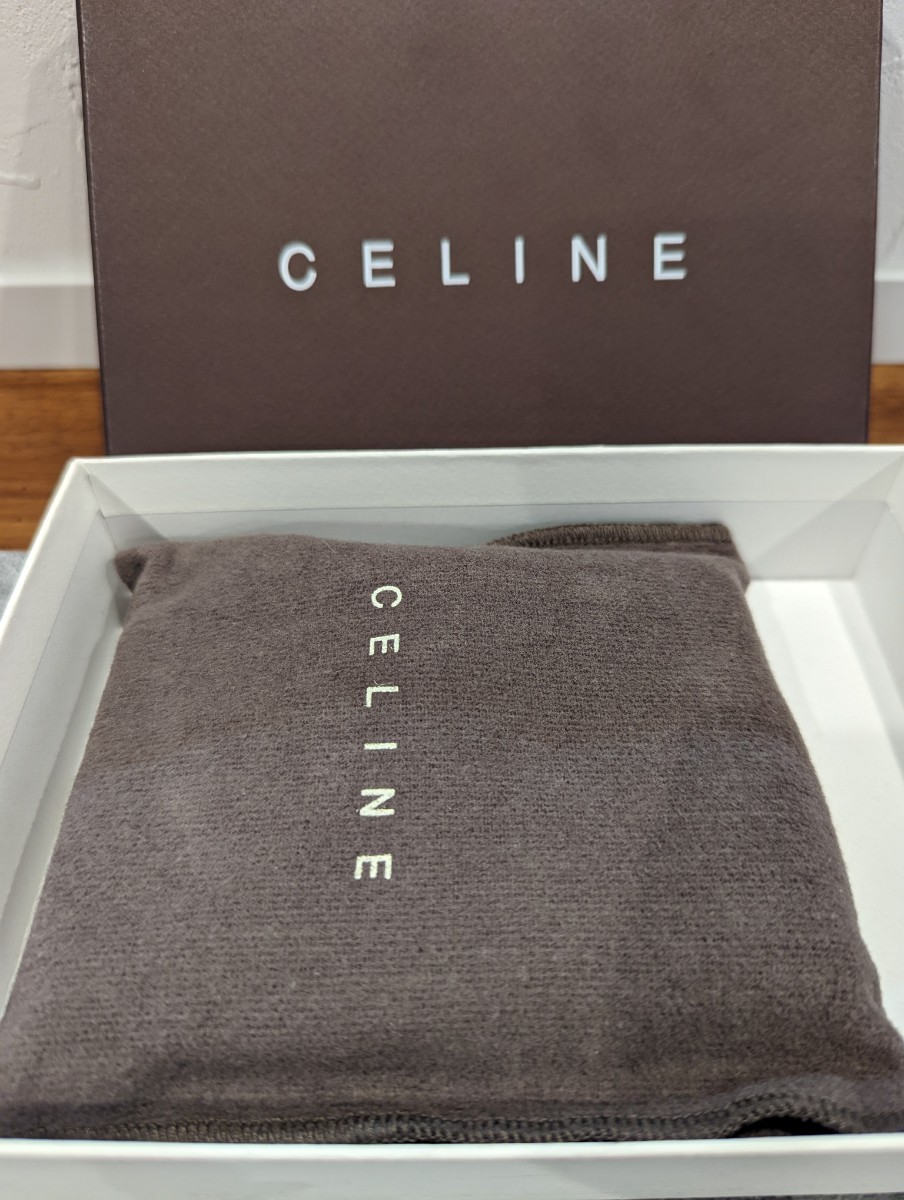 セリーヌ マカダム柄 二つ折り財布 ceratinxd.com