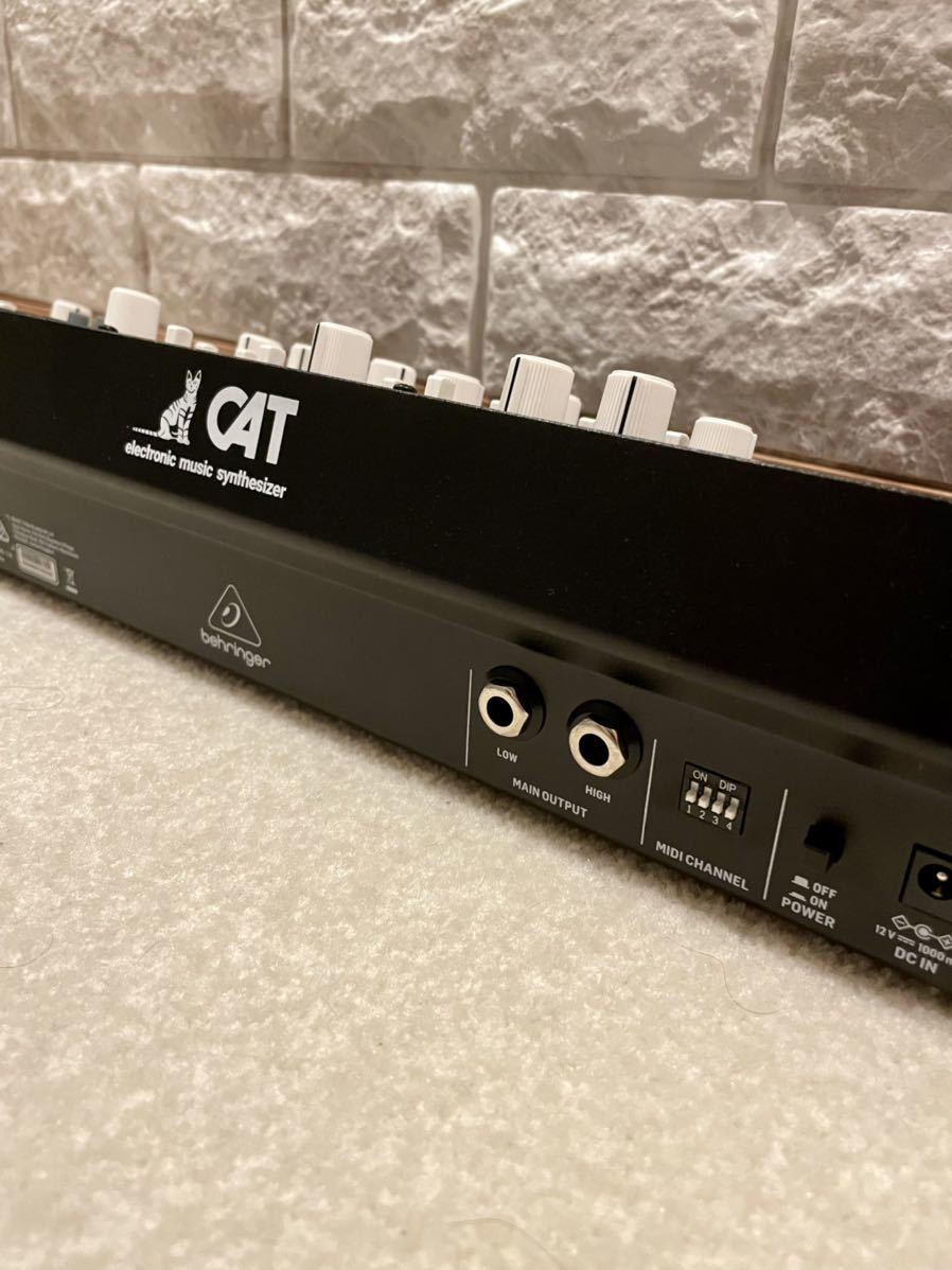 安心と信頼 BEHRINGER ベリンガー CAT アナログ デュオフォニック
