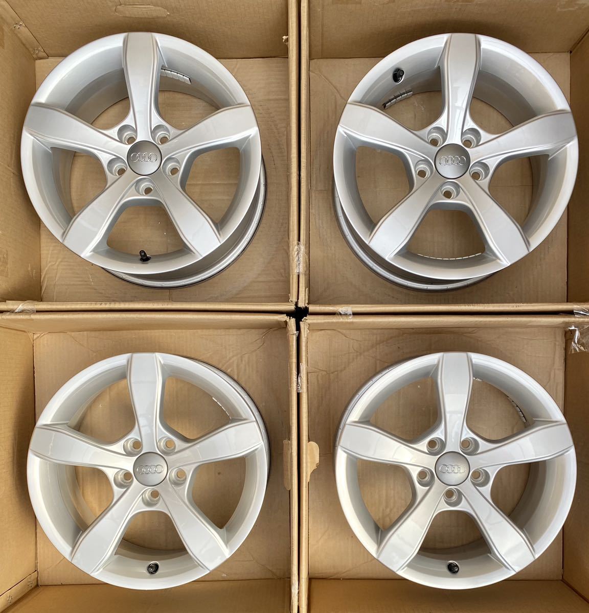即決◇納車外し近い◇極上美品◇AUDI アウディ A1 (8X) 純正ホイール15