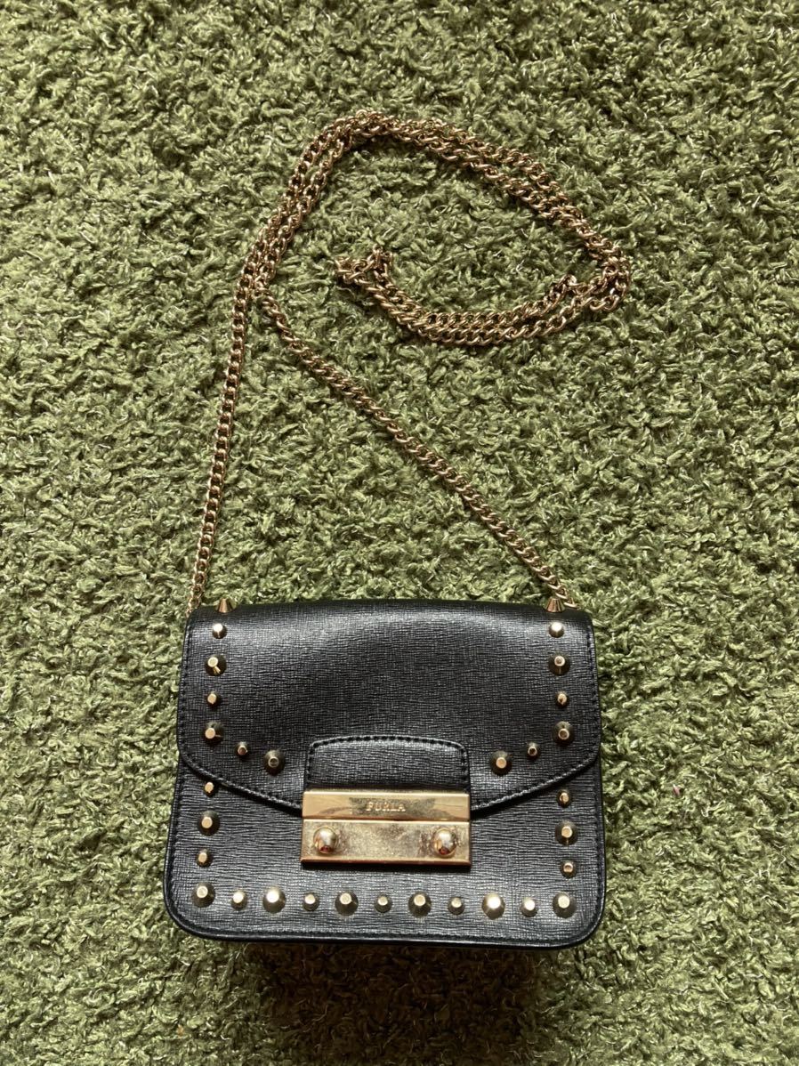 FURLA フルラ ☆美品フルラメトロポリス ミニショルダーバッグ チェーンバッグ 黒×金ゴールド　スタッズ_画像1