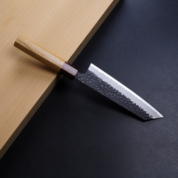 和三徳包丁 両刃170mm 切付型 青紙スーパー 割込み 黒打ち槌目模様