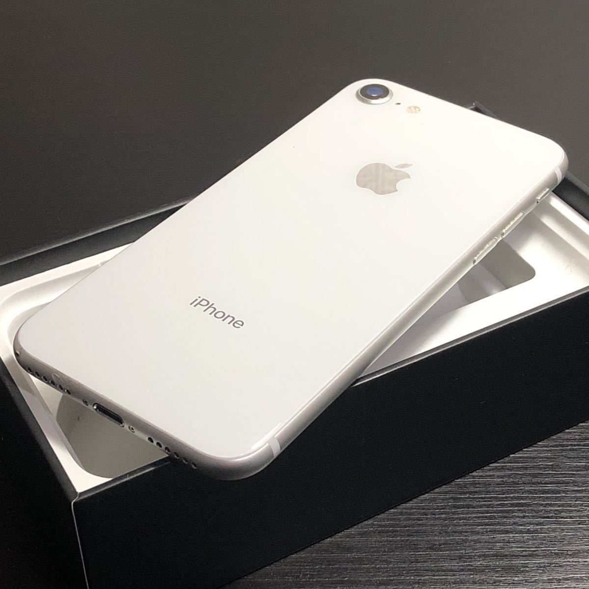 apple iphone8 シルバー 64G 美品-