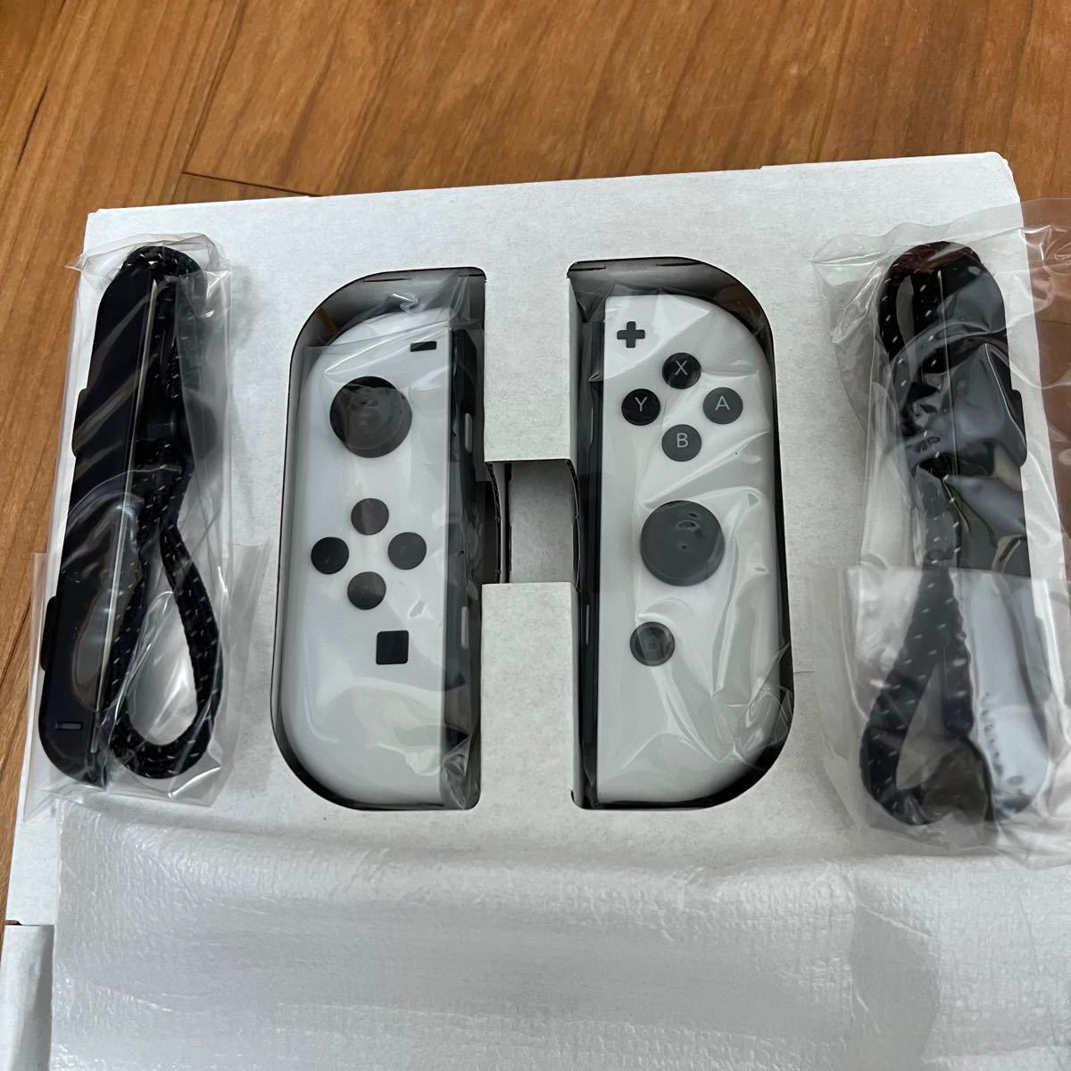 新品 未使用 Nintendo Switch Joy-Conホワイト左右セット ストラップ付 スイッチジョイコン 希少カラー 白 