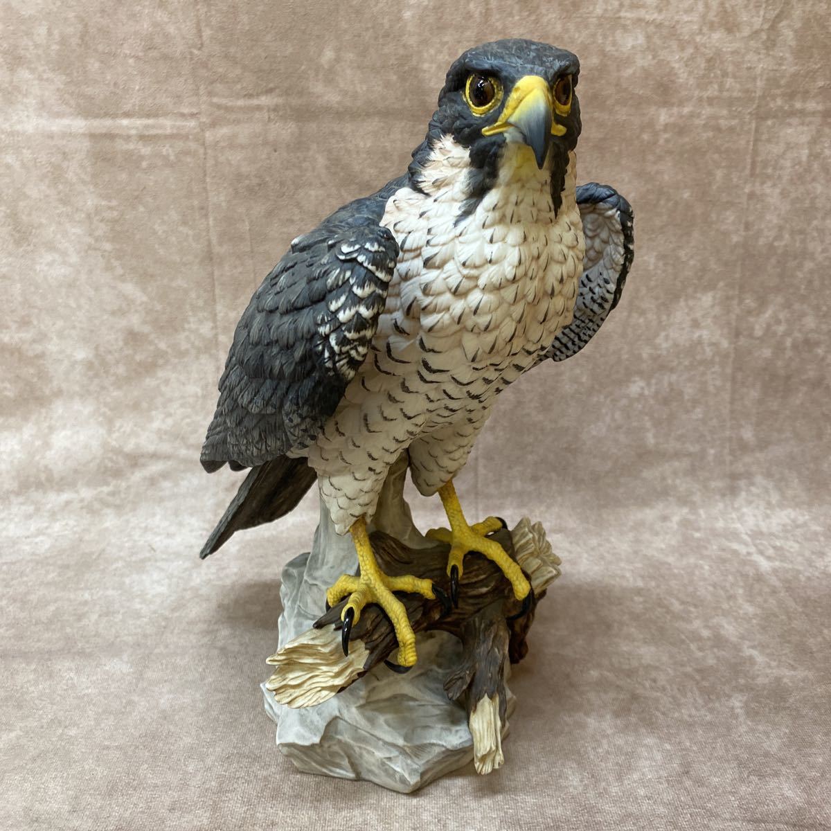 迫力 陶器 ハヤブサ 鳥 猛禽類 置物 陶器 陶磁器 ハンドメイド 迫力 陶器 ハヤブサ 鳥 猛禽類 置物 陶器 陶磁器 ハンドメイド
