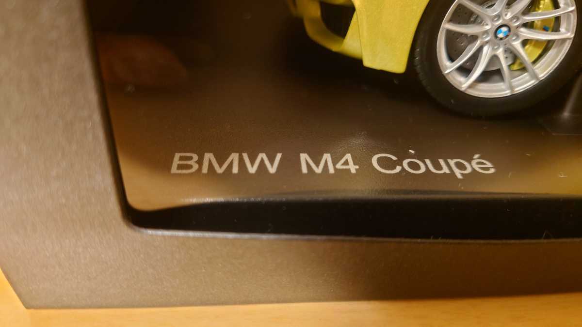 BMW M4 1/18 paragon прекрасный товар 
