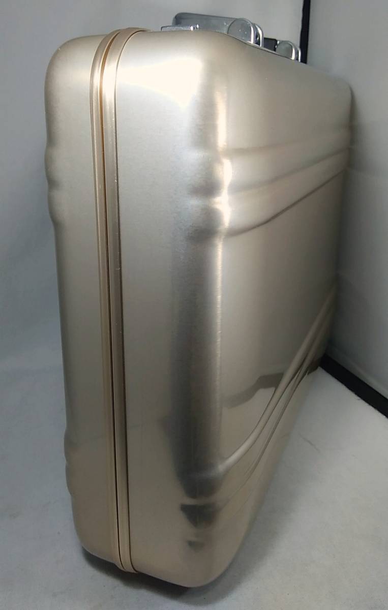ZERO HALLIBURTON ゼロハリバートン アタッシュケース スーツケース