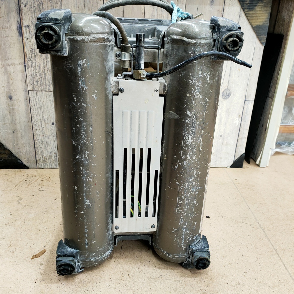 ジャンク品】HITACHI(日立工機) 常圧・高圧エアコンプレッサ EC1445H