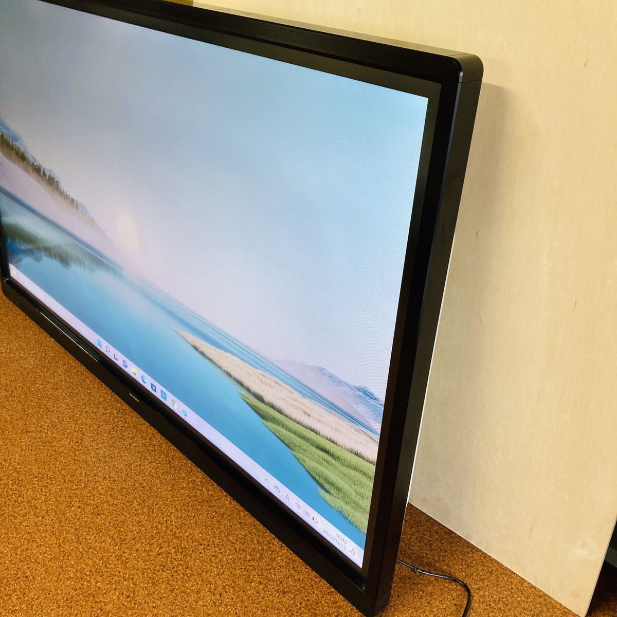 SHARP シャープ PN-L703B 70V型ワイド BIGPAD タッチディスプレイ 2 SHARP シャープ PN-L703B 70V型ワイド BIGPAD タッチディスプレイ 2