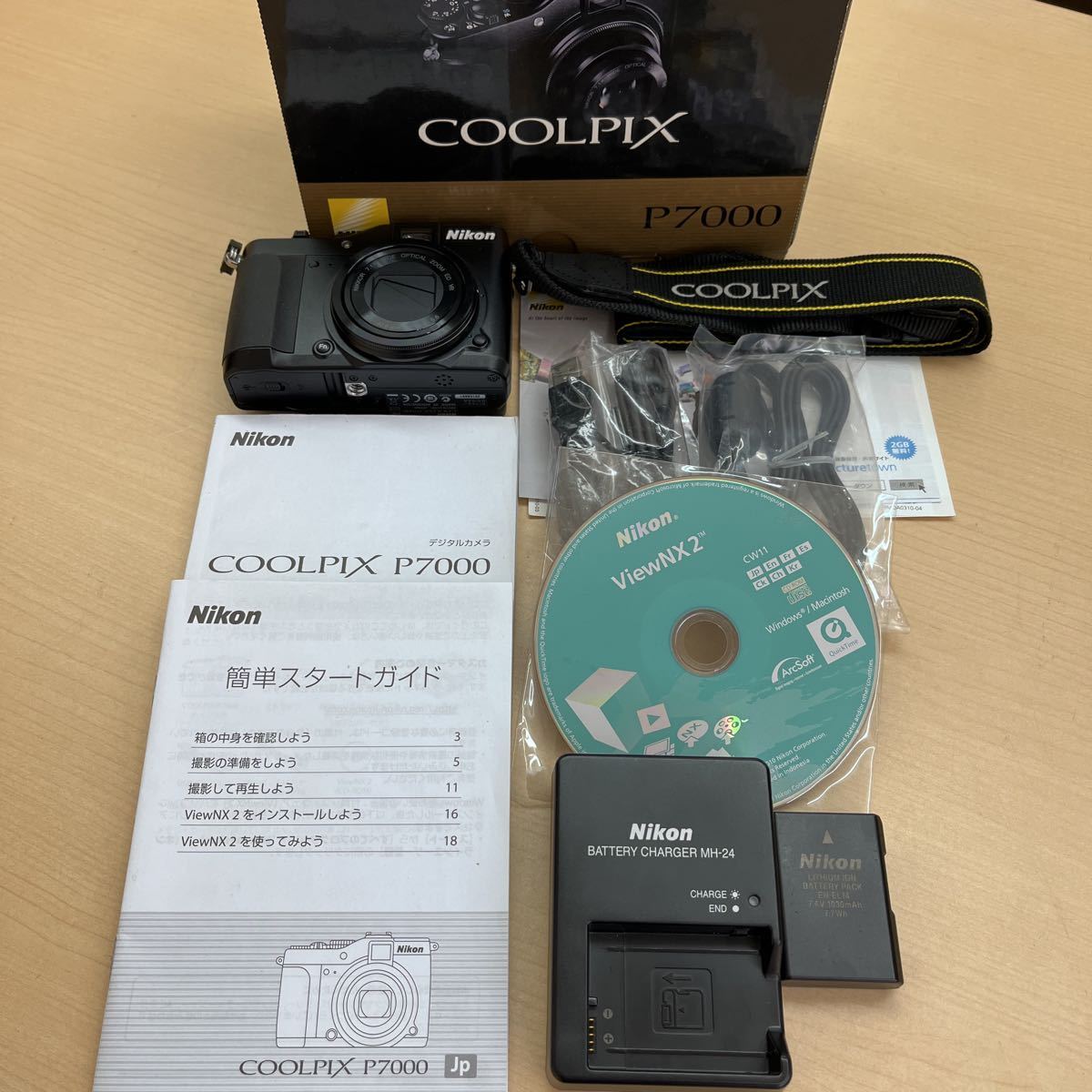 ほぼ新品・極上美品】Nikon ニコン デジタルカメラ COOLPIX P7000