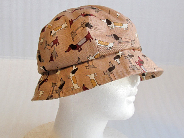 * hand made hat Dux fndo pattern * Junior size 53cm tea brown series base . gray / eggshell white / brick color. one Chan print 