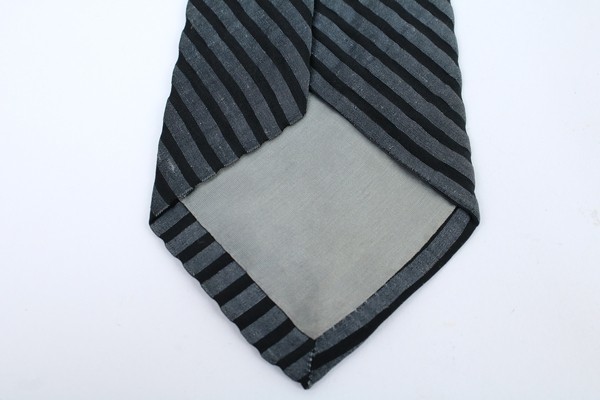  Calvin Klein stripe pattern Italy made brand necktie gray Calvin Klein
