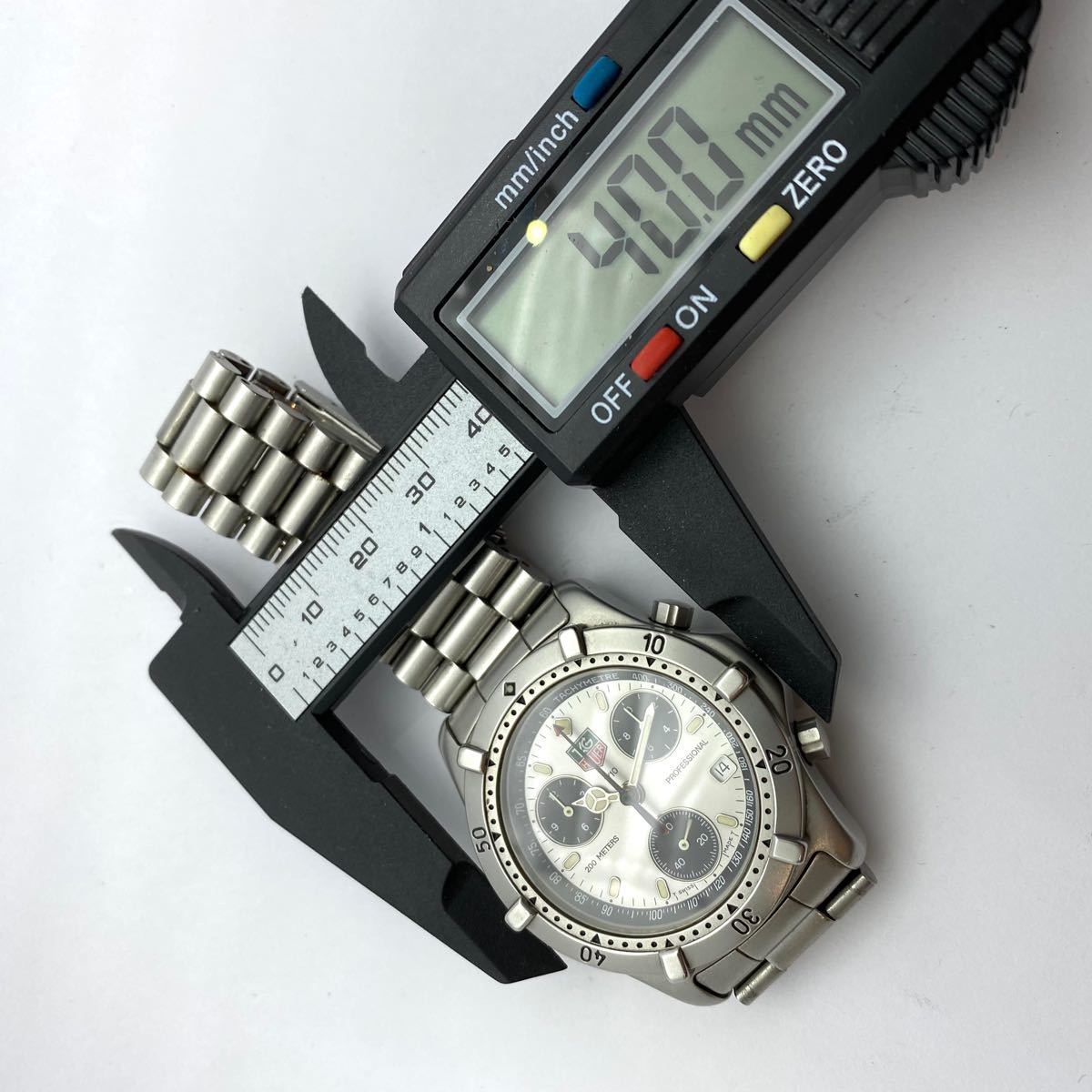 タグホイヤー 2000 クロノグラフ プロフェッショナル CE1111 ユーズド