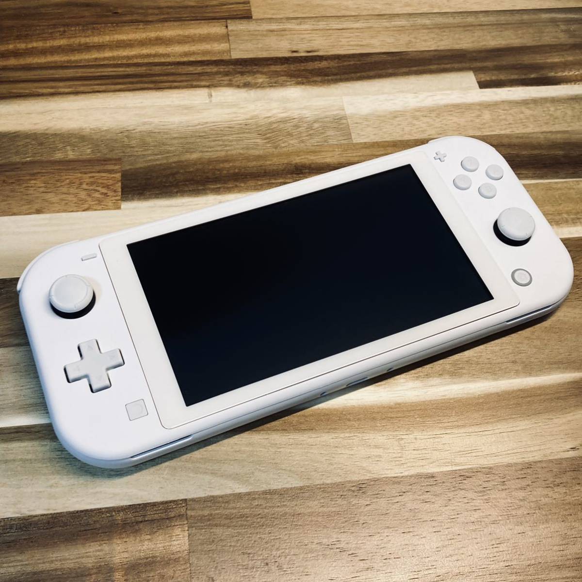 Nintendo Switch LITE ホワイトカスタム（¥31,000