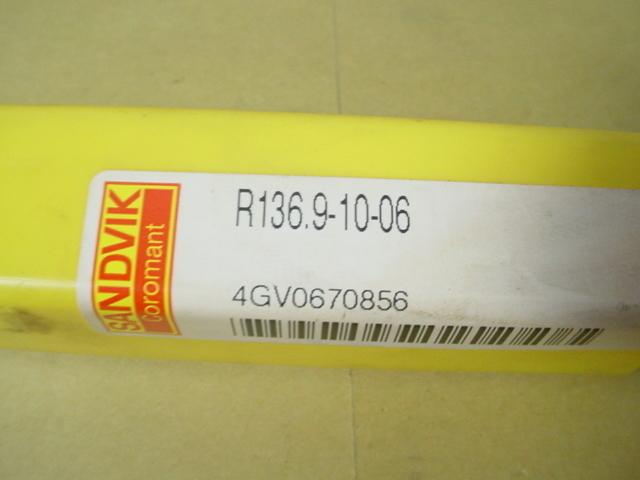 サンドビック　旋盤用　内径バイトホルダー　R136.9-10-06 シャンク9*9.5mm 新古品　おまけチップ付　9301_画像8