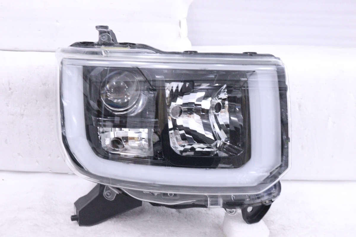 23-2238☆美品☆LED LA700S ウェイク☆右ヘッドライト STANLEY W2664