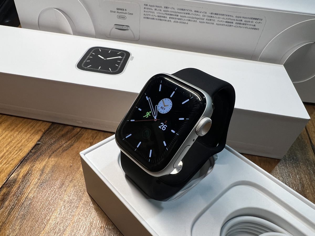 ☆即決 Apple watch Series5 シルバーアルミニウム GPSモデル 40mm アップルウォッチ