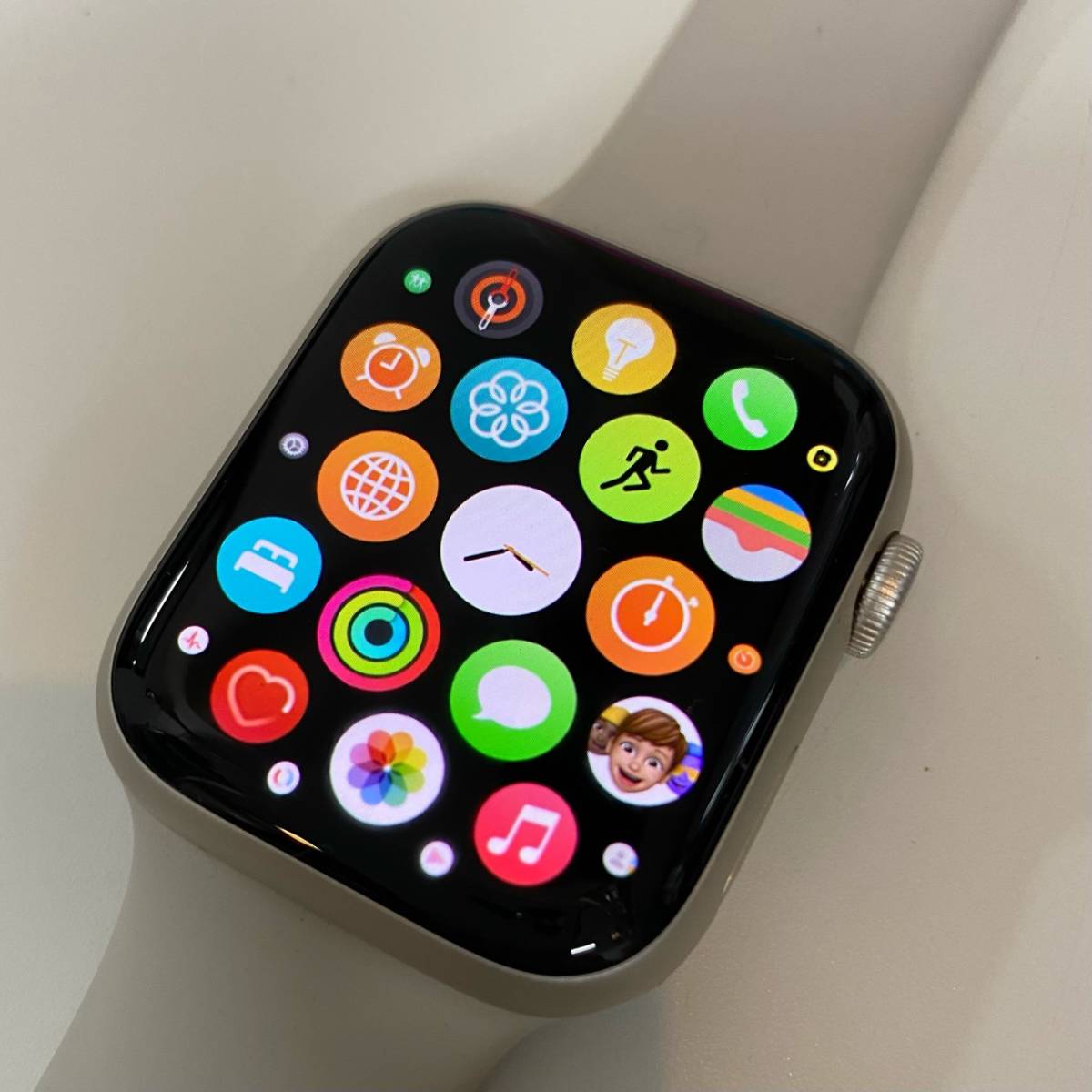動作品 Apple Watch Series 7 GPSモデル 45mm スターライト