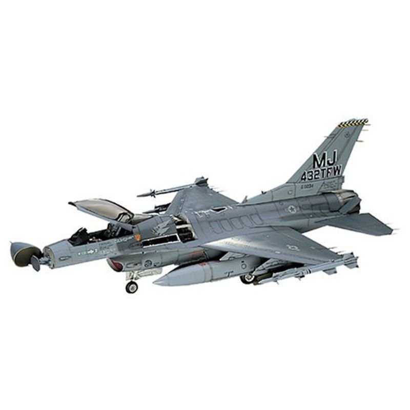 ハセガワ 1/32 F-16A プラス/C ファイティングファルコン ハセガワ 1/32 F-16A プラス/C ファイティングファルコン