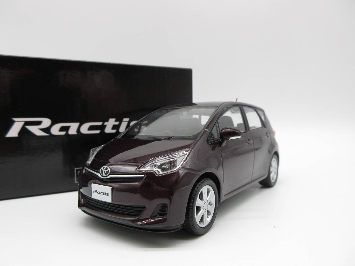 1/30 トヨタ 2代目ラクティス Ractis 非売品 カラーサンプル ミニカー　ディープアメジストマイカメタリック