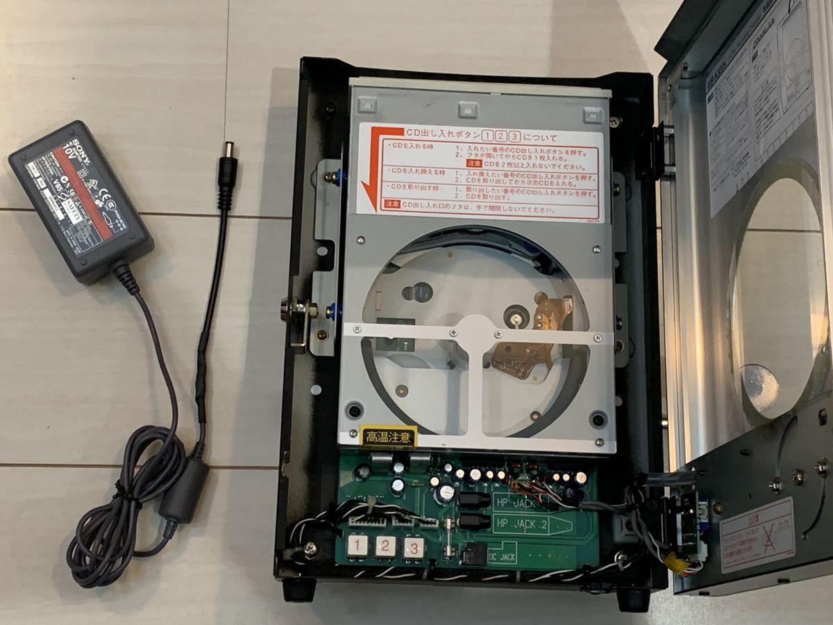 Nakamichi ナカミチ 3連CD 試聴機 ショップでよく見る業務用 MB Nakamichi ナカミチ 3連CD 試聴機 ショップでよく見る業務用 MB