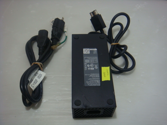 Microsoft AC ADAPTER A12-220N1A 12V~17.9A,5Vsb~1.0A