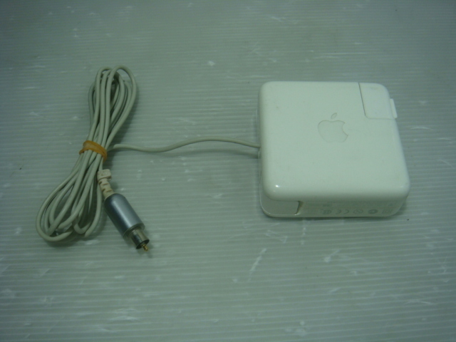 ★Mac用 APPLE Portable Power Adapter/M8482/24V~1.875A ※割れあり★_毎回同じ写真を使っております。