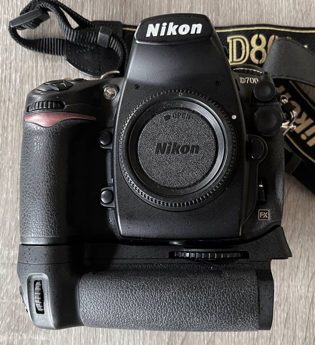 Nikon D700とMB-D10互換新品のセットの再出品です ニコン