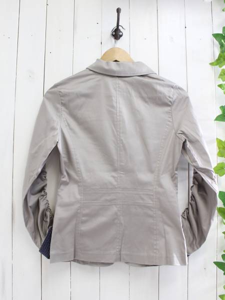 新品*FELISSIMOフェリシモ ララ?ステラ*ストレッチ袖シャーリングジャケット S/ベージュ