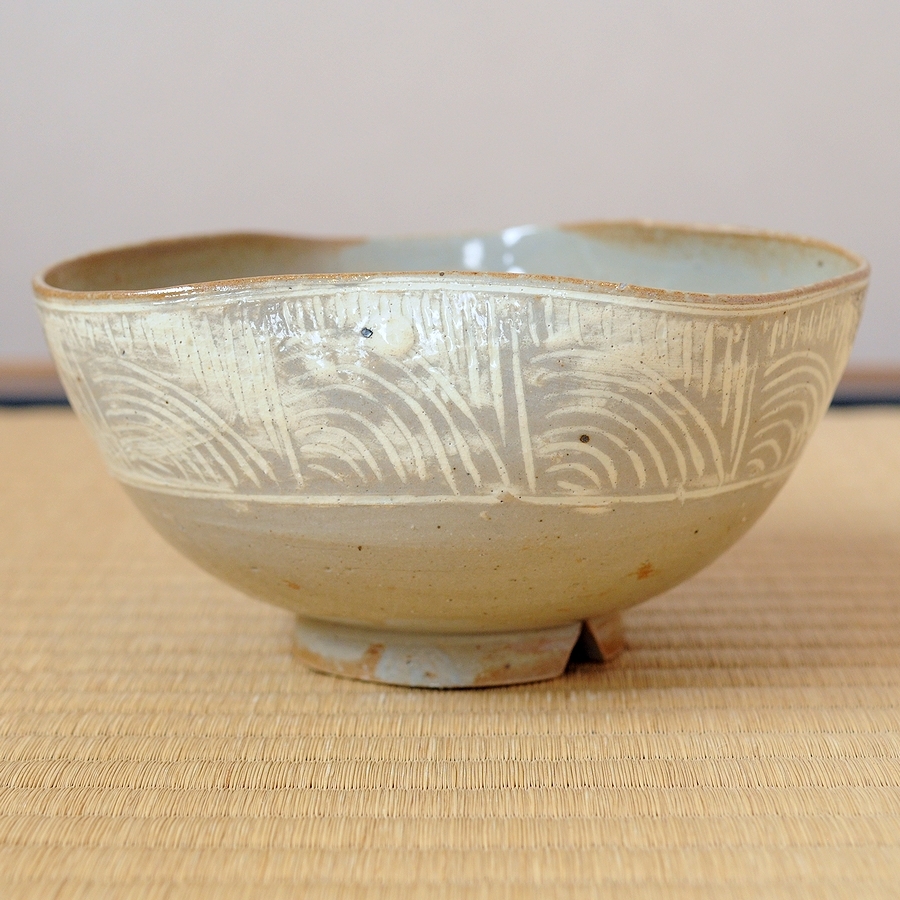 横井庄一作 灰釉茶碗 共箱-