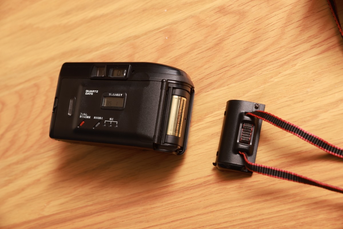 電池付 Canon Autoboy3 ケース付 フィルムカメラ