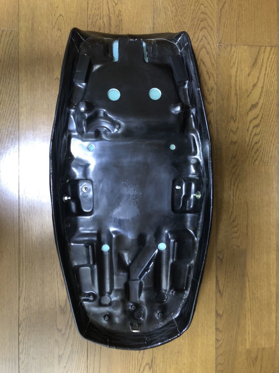 ゼットファーザー オリジナルシート CB1100 (SC65) タックロール ゼットファーザー オリジナルシート CB1100 (SC65) タックロール