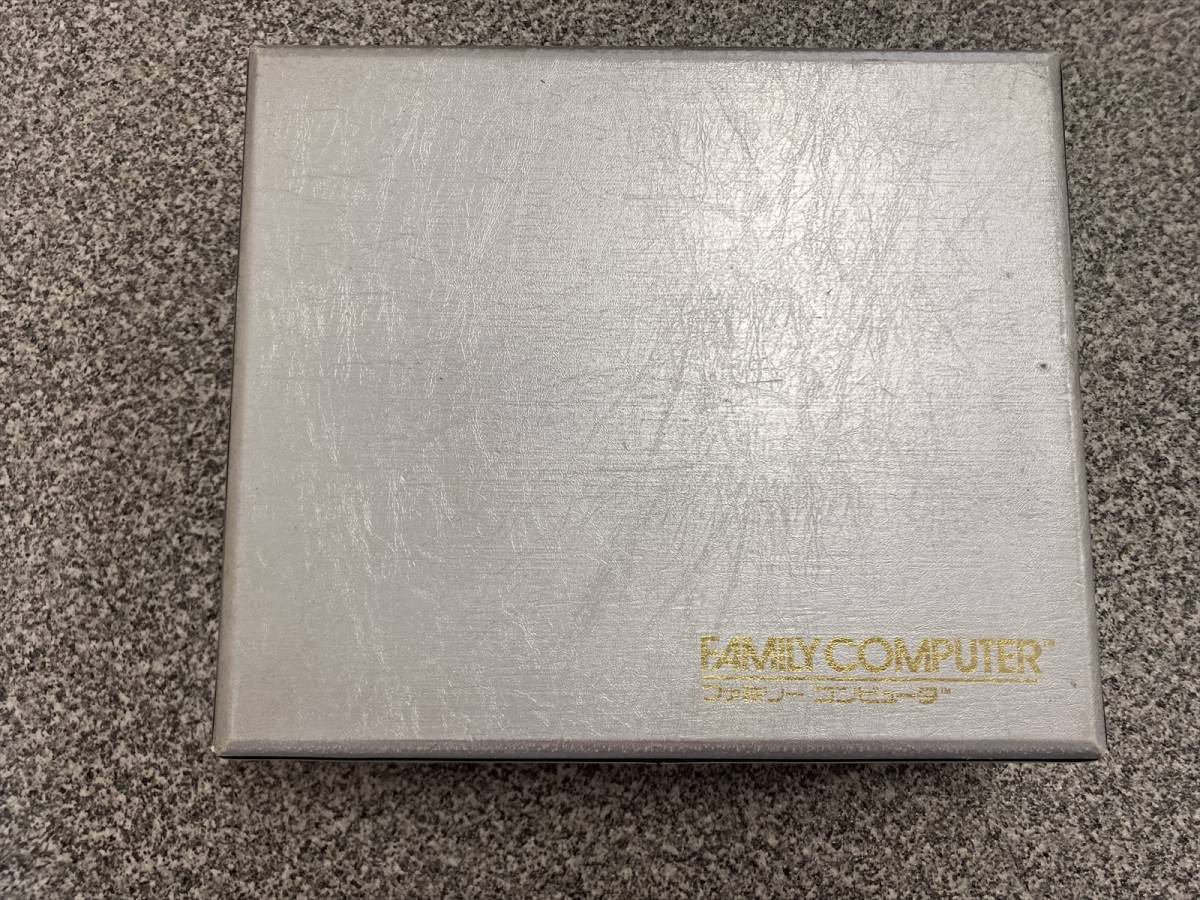  Ultra super rare!! Family computer Famicom attache case (atashe case )