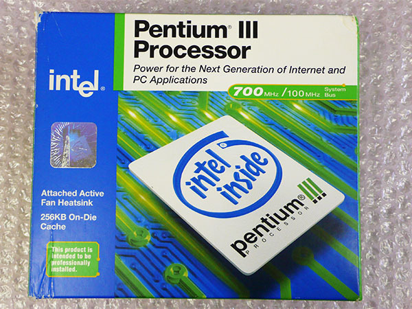 Pentium III Intel Pentium III E700 700MHz SECC2 Slot1 700/256/100/1.65V SL454