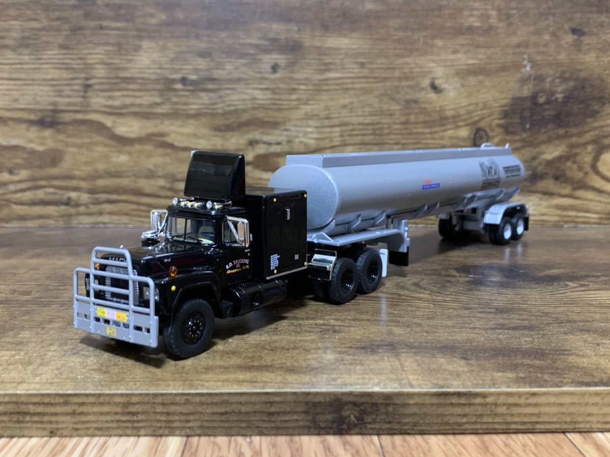 Mack コンボイ 45周年 Anniversary Mack コンボイ 45周年 Anniversary
