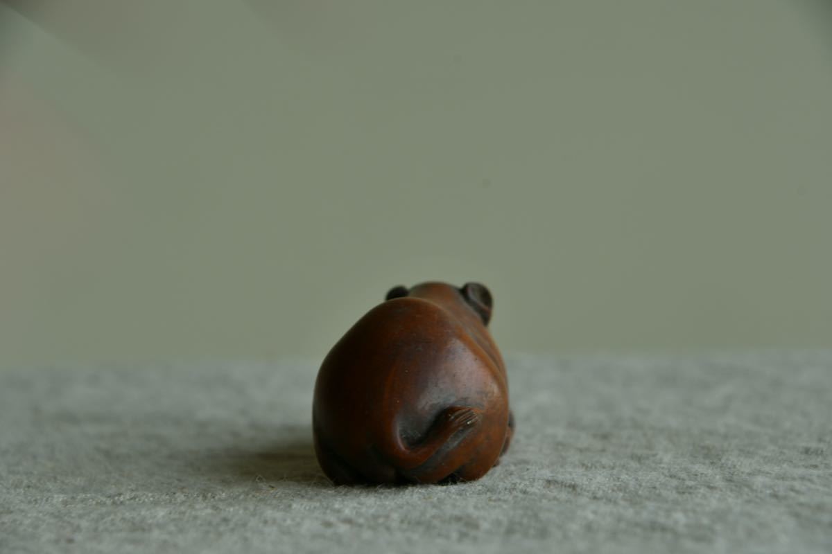古美術】猪 根付 Netsuke 精密 彫刻 超絶技巧 柘植 彫刻 繊細 古美術】猪 根付 Netsuke 精密 彫刻 超絶技巧 柘植 彫刻 繊細