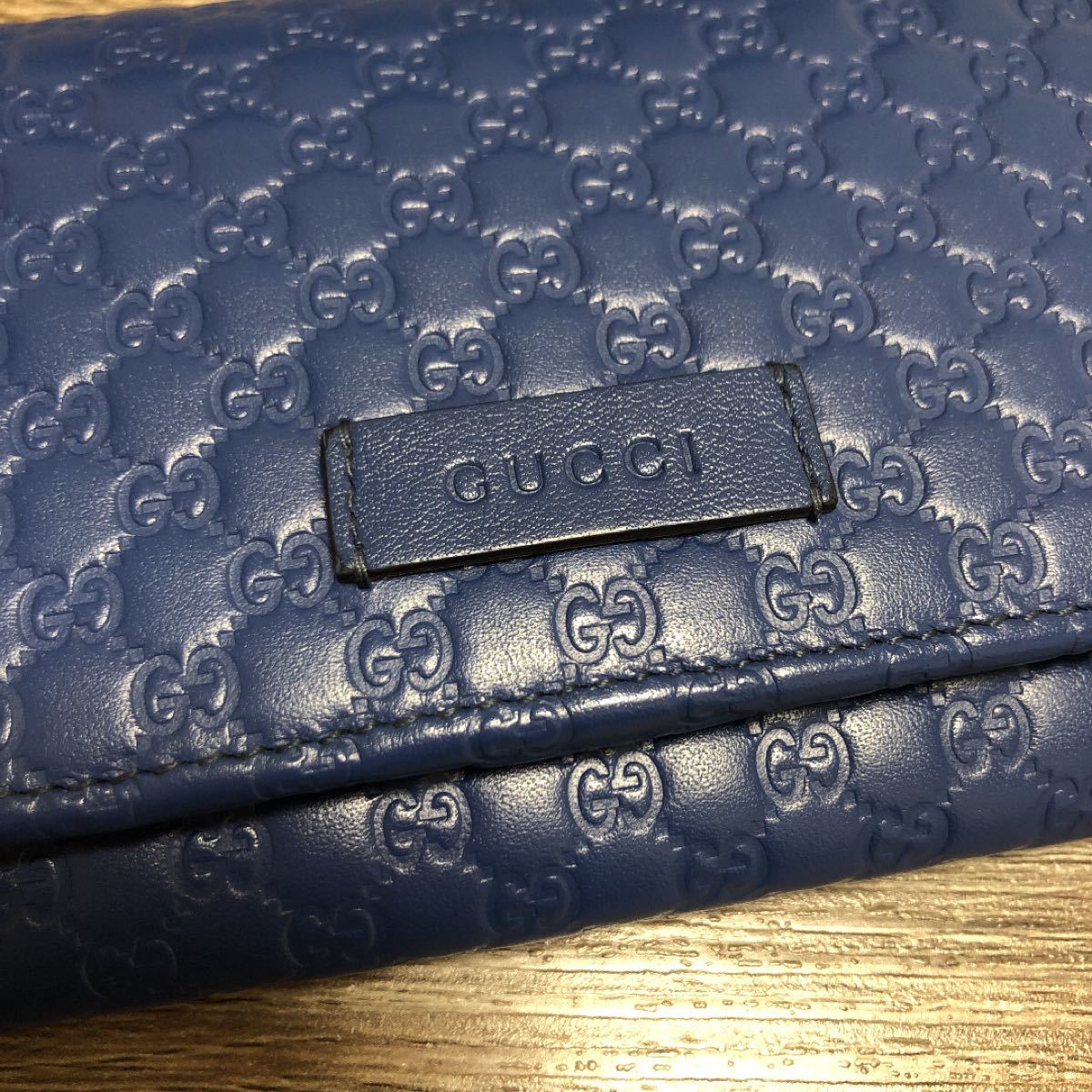 美品 グッチ マイクロ グッチシマ 二つ折り長財布 レザー ブルー